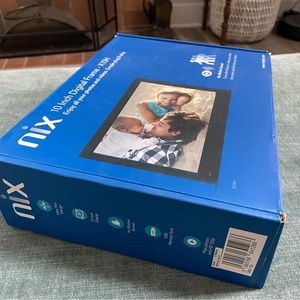 Nix play 10” Digital Photo Frame - no WiFi required. (remote missing)